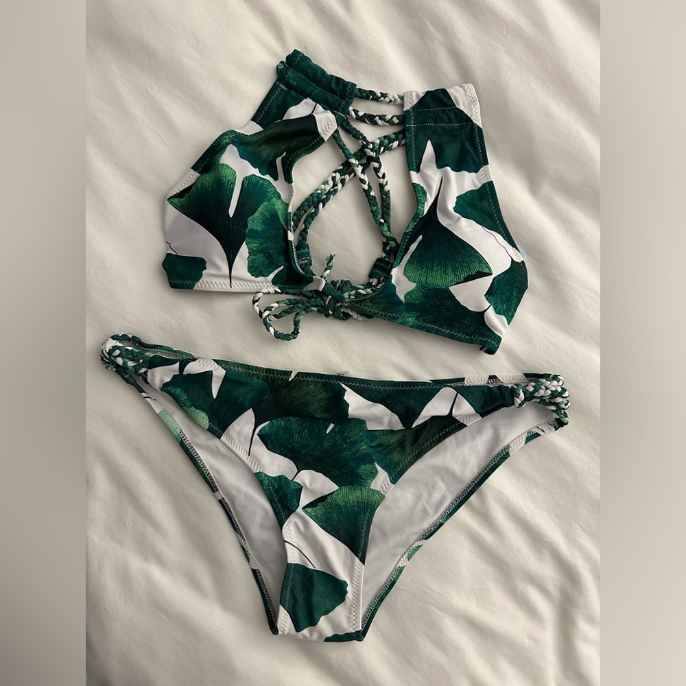 Cupshe green leaf bikini